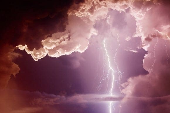 bolt_ligtening_dark_clouds.jpg